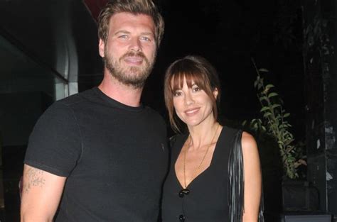 Öte yandan nisan ayında başak dizer'in alın ve göz çevresine botoks, yüzünün bazı yerlerine de dolgu yaptırdığı ortaya çıkmıştı. Kıvanç Tatlıtuğ Kimdir? Kaç Yaşında ve Nereli