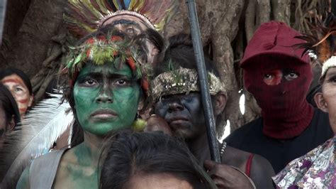 De un pueblo amerindio que se extendió. Documentário sobre lutas históricas dos índios Guarani ...