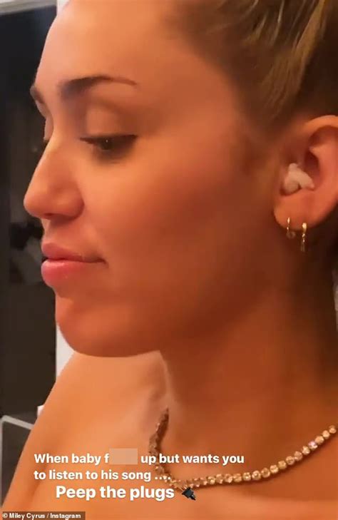 Miley Cyrus Poses In Bath In Instagram Snap Shared By Cody Simpson Hot Lifestyle News