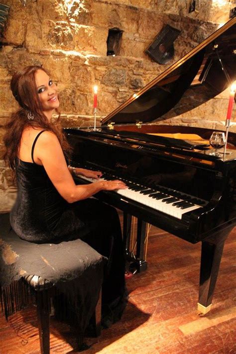 Book Jazz Pianist Hire Female Singer Scarlett Entertainment
