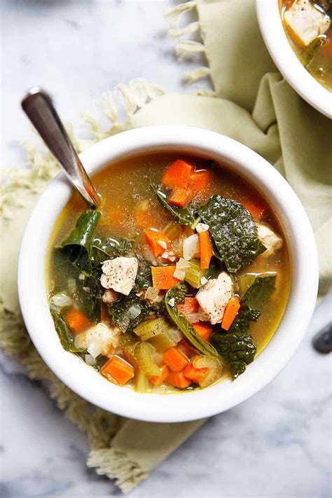 Swap the juice detox for a soup detox this season! Lexi's Clean Kitchen | Detox Chicken and Kale Soup