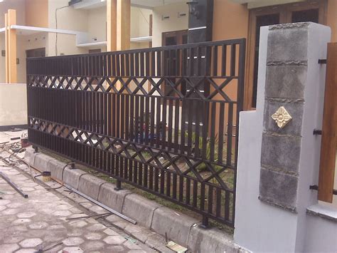 Minimalis hemat biaya (murah) bahan awet hemat waktu pengerjaan dan desainya ga terlalu standart. KANOPI MINIMALIS MURAH JOGJA: PAGAR MINIMALIS