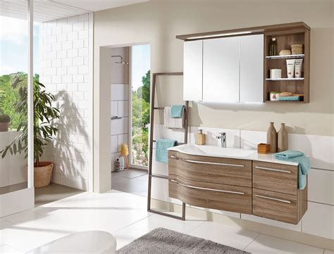 Mit den klaren linien und abgerundeten designs ist diese produktlinie perfekt für alle, die eine schlichte eleganz und dennoch moderne. Puris Swing Waschtisch mit Unterschrank 120,6 cm breit ...