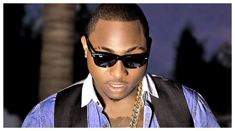 Davido And His Crew Steal From A Perfume Shop In The Uk