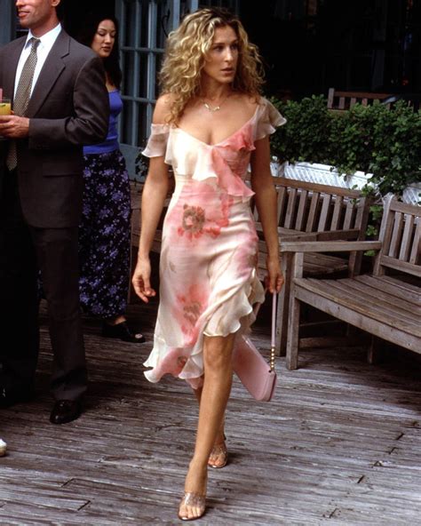 20 Of The Most Iconic Sex And The City Outfits Fashion Quarterly