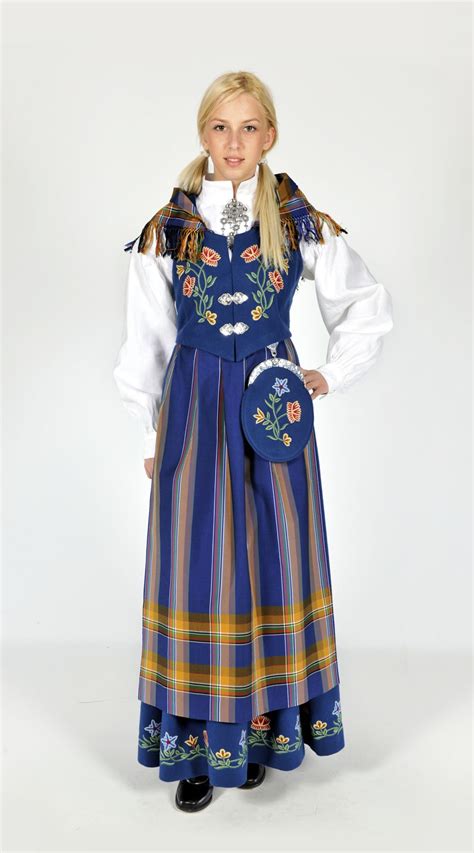 Bunad Norway S Traditional National Dress The Bunad Pics