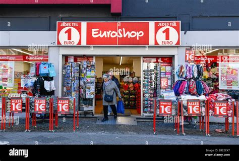 Euro Shop Hi Res Stock Photography And Images Alamy
