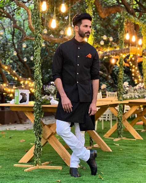 What To Wear On Diwali 17 Diwali Outfit Ideas For Men