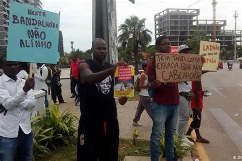 Ativistas Manifestaram Se Em Luanda Exigindo Combate à Corrupção Sério E Justo Angola24horas