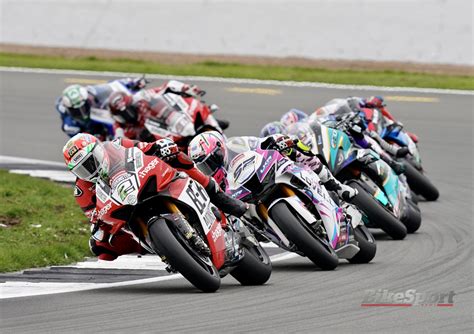 bsb silverstone race 3 results glenn irwin holds off brookes charge bikesport news