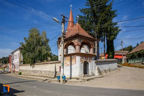Ocna sibiului a fost prima data documentata in 1263 desi zona este locuita din vremea dacilor. Biserica Sf. Arhangheli Mihail si Gavril - 1700 - Biserica ...