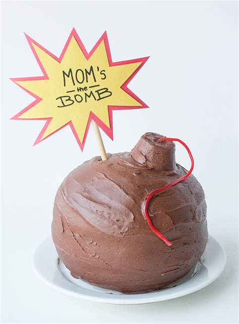It's a very simple looking cake and also easy to make. "Mom's the Bomb" Mother's Day Cake ⋆ Handmade Charlotte