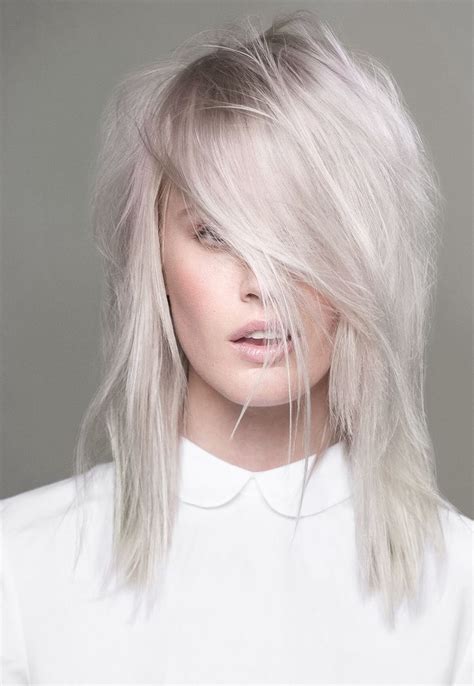 Get A Platinum Blonde Hair Color Dye To Look Seductive