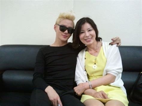 k pop idols and their awesome moms kpopstarz