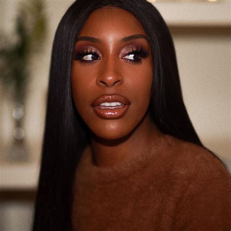 How To Achieve The Soft Glam Makeup Trend According To Jackie Aina