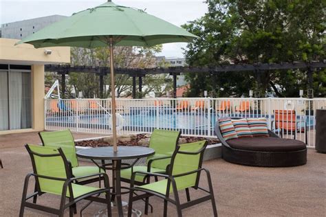 Courtyard Miami In Coral Gables By Marriott Coral Gables