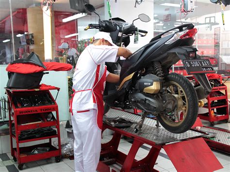 Service Berkala Motor Honda Lebih Enak Pakai 