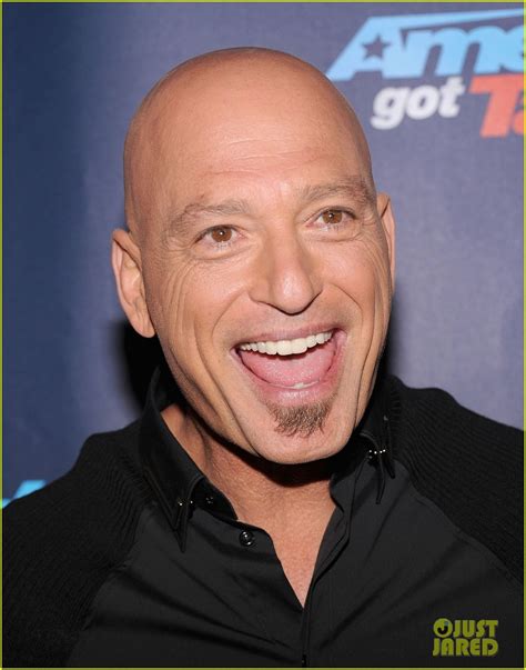 Howie Mandel Gets Honest About Painful Ocd Struggle Says He S Living In A Nightmare I M