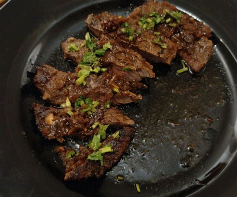 Transfer the coarsely ground spices into a small bowl and add 2 medium cloves of minced garlic and 2 tablespoons (28 g) of vegetable or canola oil. Hong Kong Style Sirloin Tip Steak | Sirloin tips, Sirloin tip steak, Recipes