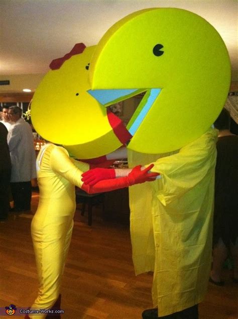 Pacman And Ms Pacman Couples Halloween Costume Idea