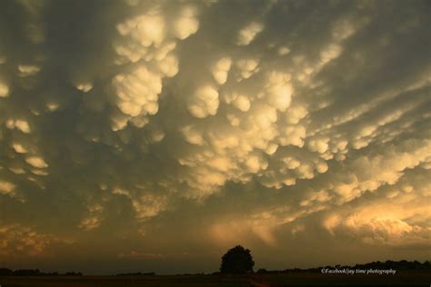 This Photo Of Post Storm Mammatus Clouds Is Absolutely Stunning The