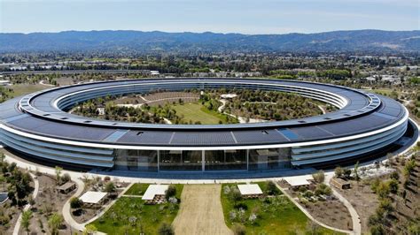 There are many companies in the capital of technology such as apple what are engineer salaries in silicon valley? Cuatro historias de españoles que triunfan en Silicon Valley