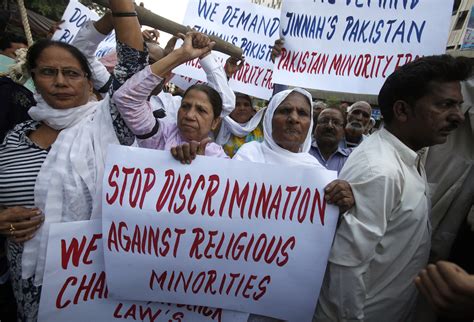 Pakistan Court Stays Execution Of Asia Bibi Convicted Of Blasphemy Time