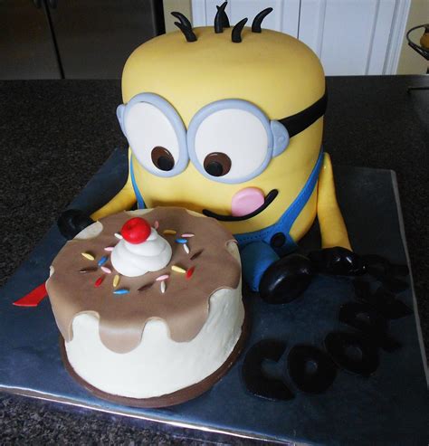 Contact minions cake on messenger. Hungry Minion Cake Design | 13 Incredibly Cute And ...