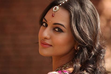Sonakshi Sinha Has The Perfect Comeback For All Those Who Comment On Her Weight Sonakshi Sinha