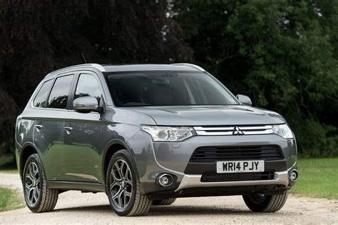 The mitsubishi outlander is a crossover suv manufactured by japanese automaker mitsubishi motors. Mitsubishi Outlander by CAR Magazine