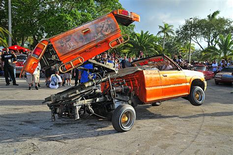 2017 Miami Lowrider Super Show Dancing Truck Bed Lowrider