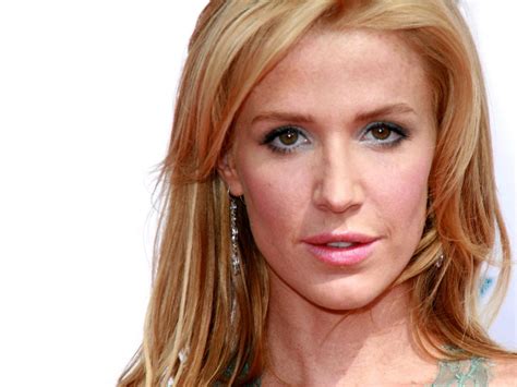 Sexy Actress Poppy Montgomery Wallpapers