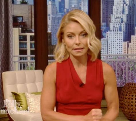 Dlisted Kelly Ripa Makes Her Triumphant Return To Live And Gave A