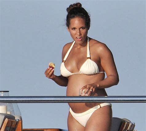 Alicia Keys And Her Pregnant Belly In A Bikini The Blemish