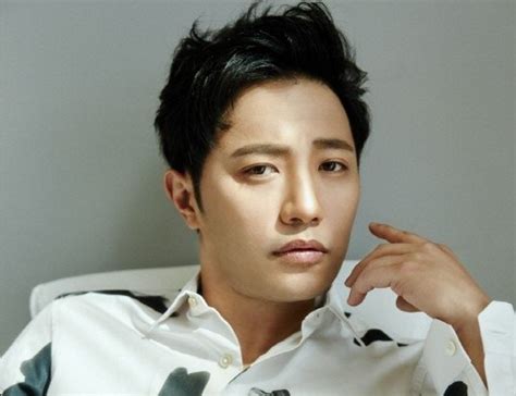 He is also known for his role in the critically and commercially successful series descendants of the sun. Actor Jin Goo Joins Star-Studded Cameo Lineup For ...