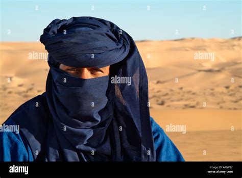 Tuareg Man Idehan Ubari Sand Sea Sahara Desert Libya Stock Photo Alamy