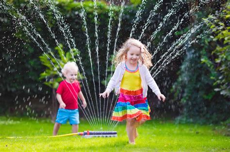 15 Outdoor Water Games Get Outside Have Fun Lifes Carousel