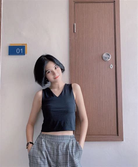 — she was born in pekanbaru. 9 Potret Chelsea Van Meijr, Member StarBe yang Punya Gaya ...