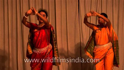 Lavani Performance By Marathi Dancers Youtube