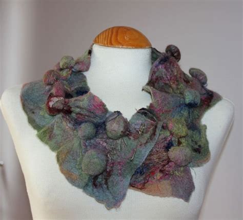 Handmade Shibori Felted Wool Collar Neckwarer Scarf Necklace Green