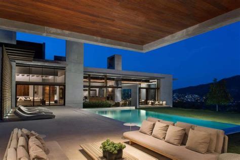 Monterrey Ultra Modern Mansion By Barber Choate Hertlein Architects