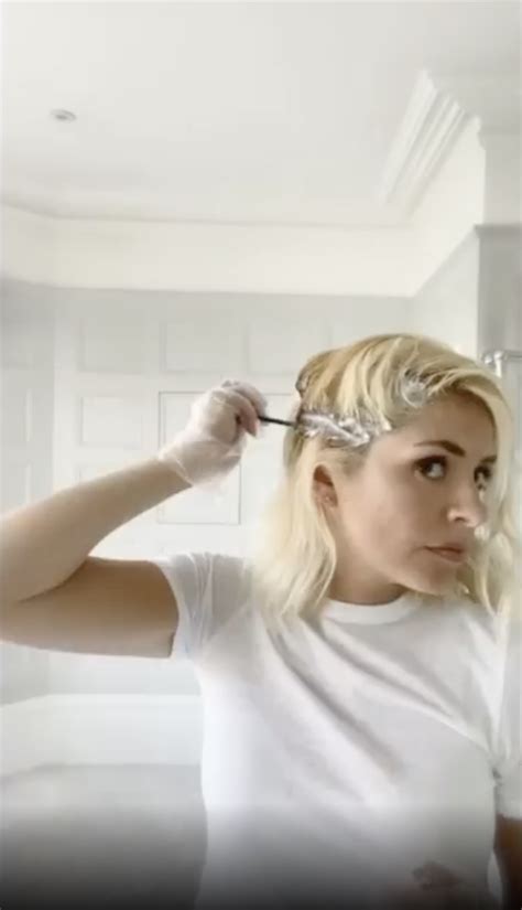 Holly Willoughby Reveals How She Dyes Her Hair In Step By Step Seven Minute Tutorial “i Colour