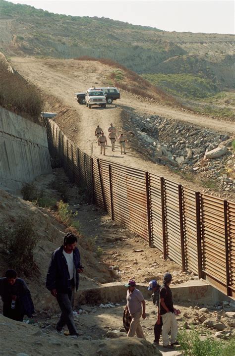 100 Años De Historia De La Frontera Entre México Y Estados Unidos En Fotos