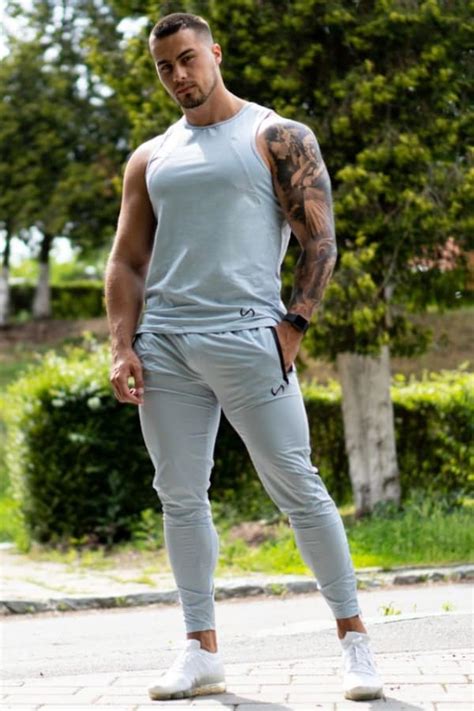 how to wear joggers 50 best jogger outfits for men