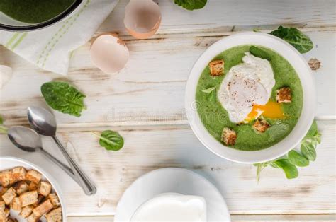 Spinach egg drop soup is a great breakfast to fortify your body and keep your nervous system calm. Spinach Soup With Poached Egg Stock Image - Image of lunch ...