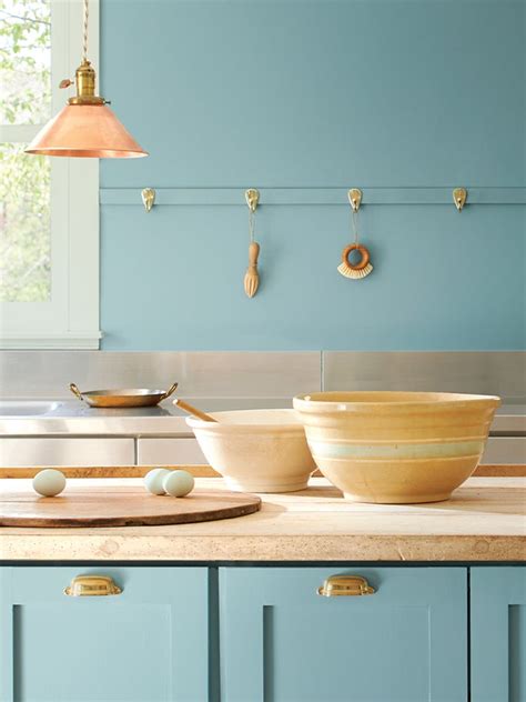 Benjamin Moores 2021 Color Of The Year Is Made For Kitchen Cabinets
