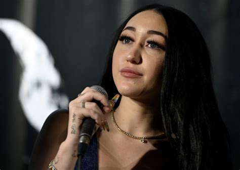 noah cyrus net worth 2024 what miley s sister earns parade
