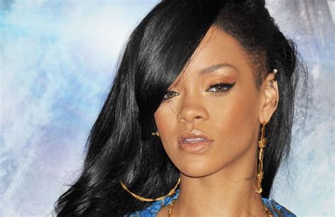 25 Different Rihanna Looks