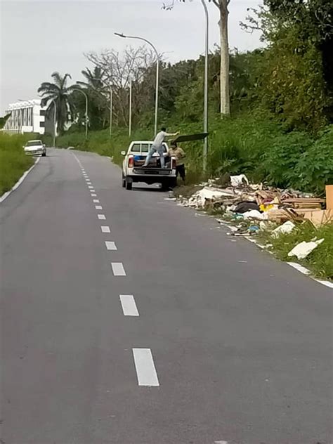 2 1 menit baca mohon tunggu. Sikap pengotor si pembuang sampah - Kosmo Digital