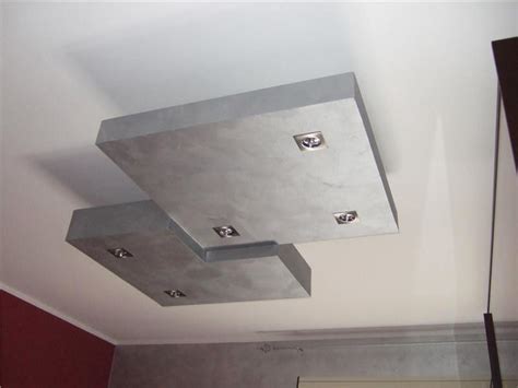 Grazie ai nostri kit in cartongesso potrai realizzare il tuo controsoffitto in modo semplice e veloce e con un gran. Foto - Controsoffitto sospeso in cartongesso